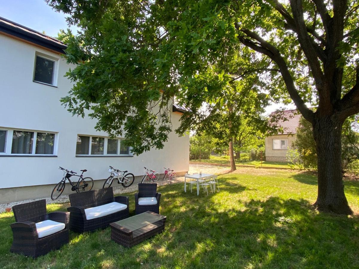 Bike & Fun Apartments - Balatonakarattya Ngoại thất bức ảnh